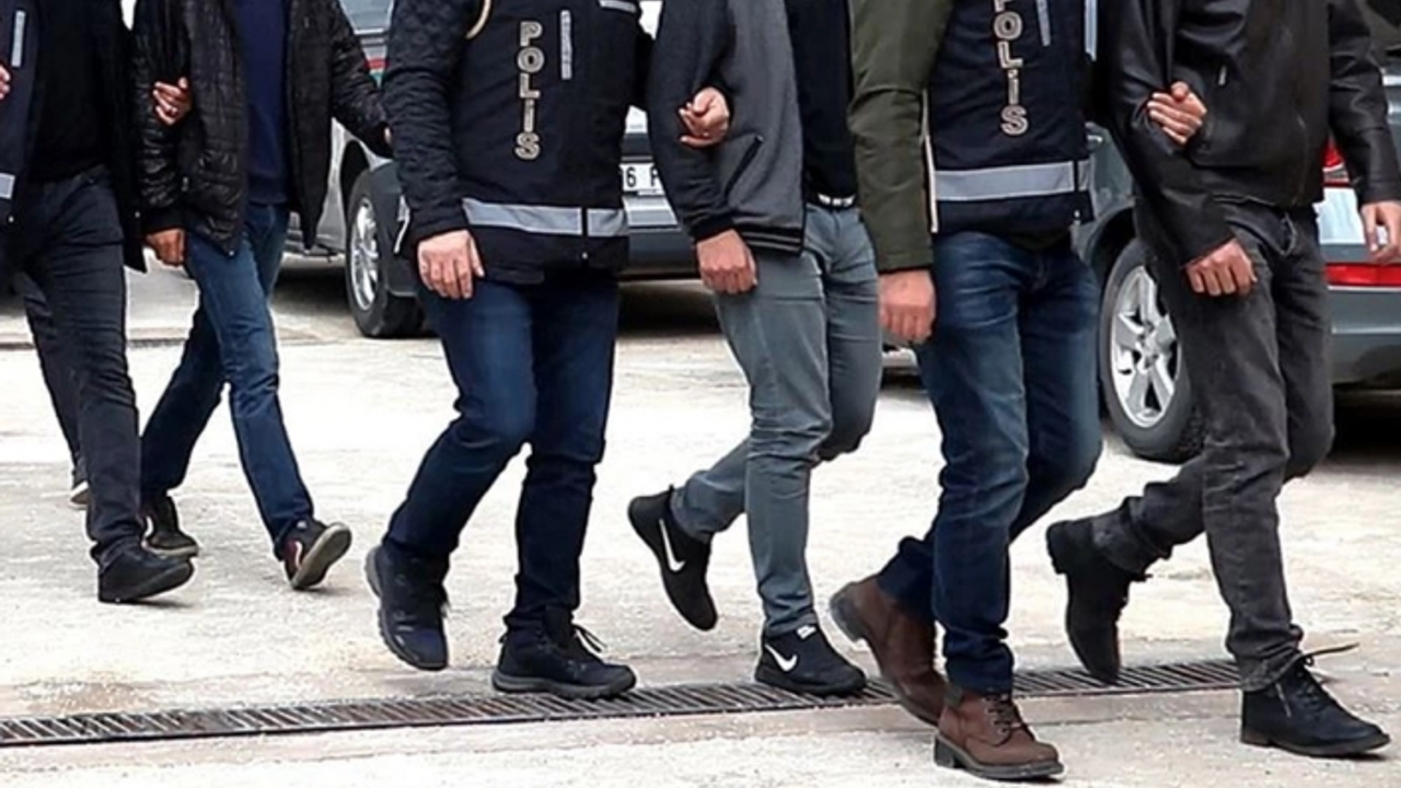 Van'da haklarında yakalama kararı bulunan 12 kişi tutuklandı