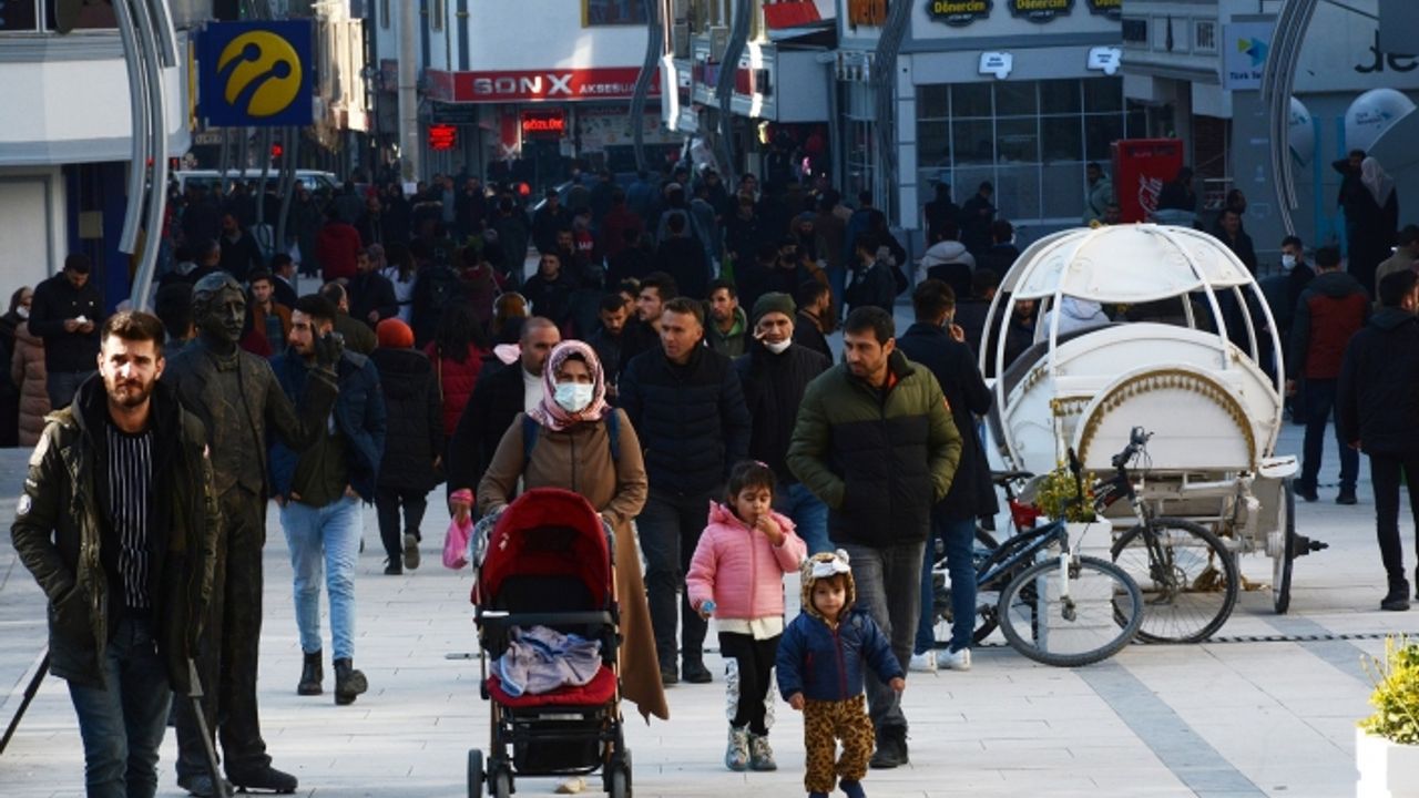 Vanlılar: Çözüm savaş değil ekonomiye yatırımda