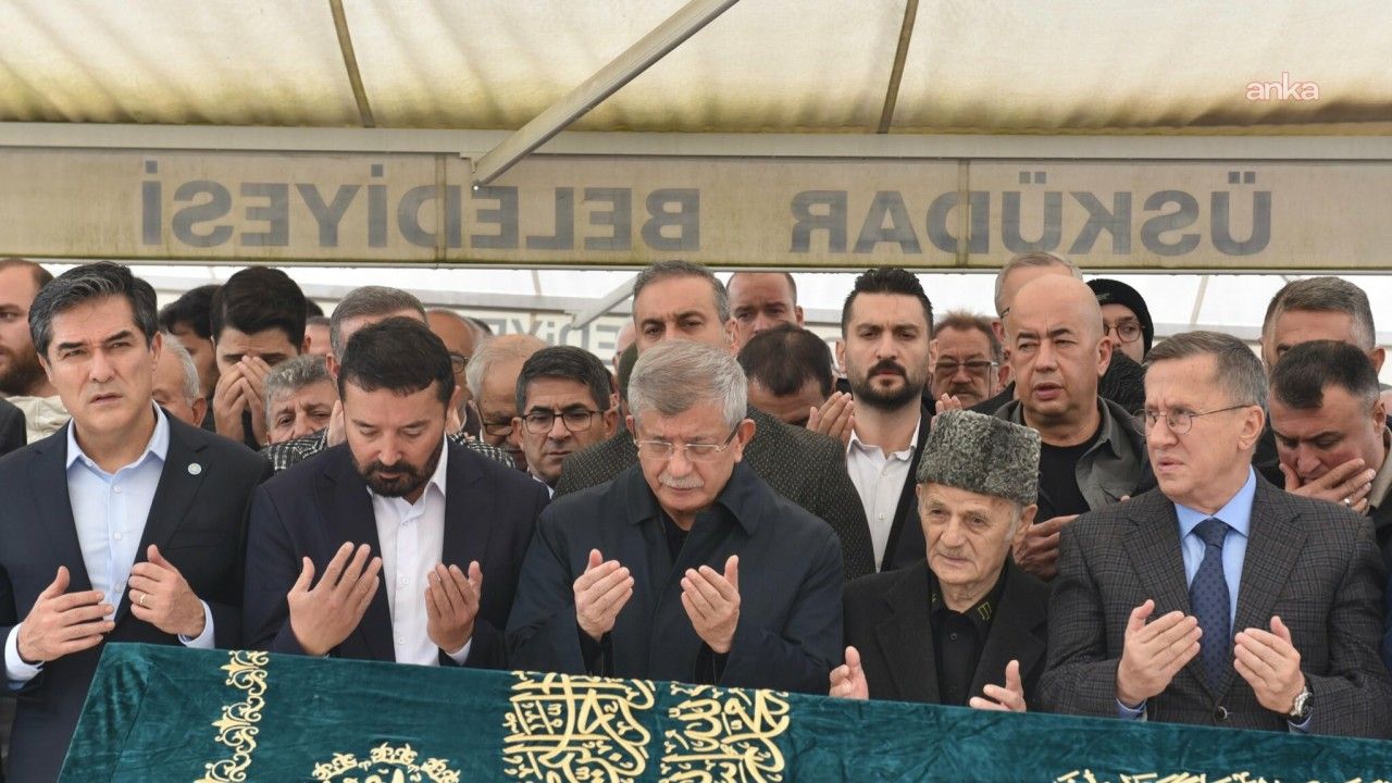 Ahmet Davutoğlu, Mustafa Abdülcemil Kırımoğlu’nun oğlunun cenaze törenine katıldı
