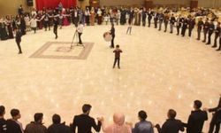 Düğünde Kürtçe şarkı söyleyen şarkıcılarla düğün sahibi tutuklandı