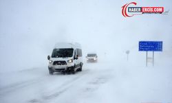 Çığdan kaynaklı Çatak'a ulaşım kesildi!