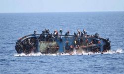 Göçmenleri taşıyan tekne okyanusta battı: 63 ölü