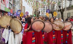 Diyarbakır'da anadil yürüyüşü: Kürt dili için mücadele edelim