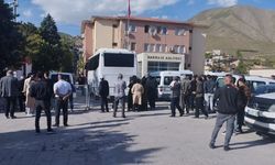 Hakkari'de Van protestosuna katılan yedi kişiye tutuklama