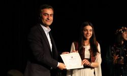 Van'da Kürt Dil Bayramı kapsamında kursiyerlere belgeleri verildi