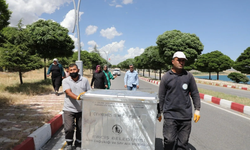 Erciş Belediyesi çöp konteynerlerini yenileniyor