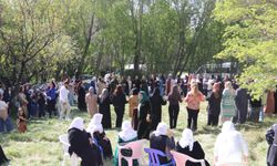 Edremitli Kadınlardan Anneler Günü Buluşması: Halaylar, Stranlar ve Dayanışma
