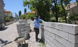 Tuşba Belediyesi, Akköprü’de Zarar Gören Duvarları Yeniden İnşa Etti