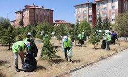Edremit Belediyesi ilçe genelinde temizlik seferberliğini sürdürüyor
