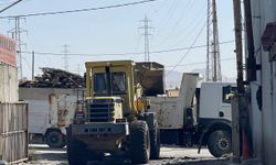 Tuşba Belediyesi, yangın sonrası temizlik çalışmalarını hızlandırdı