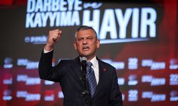 CHP’de Olağanüstü Kurultay günü: Özgür Özel yeniden genel başkan seçildi