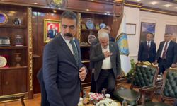 Diyarbakır’da tarihi ziyaret: DEM Partili başkanlar, Hüda-Par lideri Yapıcıoğlu ile tokalaşmadı