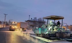 Edremit Belediyesi kış öncesi yol yapım çalışmalarını hızlandırdı