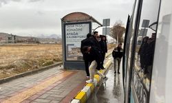 Van'da seferleri azaltan kayyım öğrencileri mağdur etti