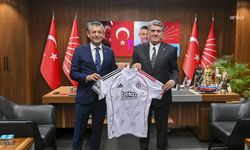 Özgür Özel, Beşiktaş JK Başkanı Adalı ile görüştü