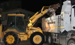 Van’ın Özalp İlçesinde Karla Mücadele Seferberliği: Merkez Cadde ve Sokaklar Temizlendi