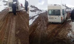 Erciş’te köylüler 4 aydır çamur içinde: Çocuklar okula gidemiyor