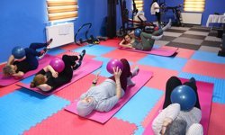 Edremit Belediyesi’nin ücretsiz spor kurslarına yoğun ilgi