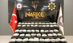Van’da durdurulan araçta 4 kilo 700 gram sentetik uyuşturucu ele geçirildi, 2 kişi gözaltına alındı