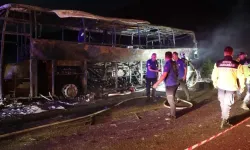 Yolcu otobüsü alev aldı: 8 ölü 33 yaralı