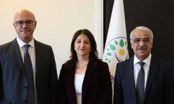 DEM Parti İmralı Heyeti AKP yetkilileriyle bir araya geldi