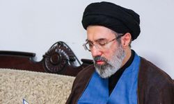 Mücteba Hamaney’in babasının cenazesine katıldığı ortaya çıktı
