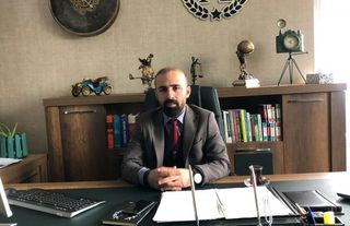 Karakolda müvekkili ile Kürtçe konuşan avukata saldırı