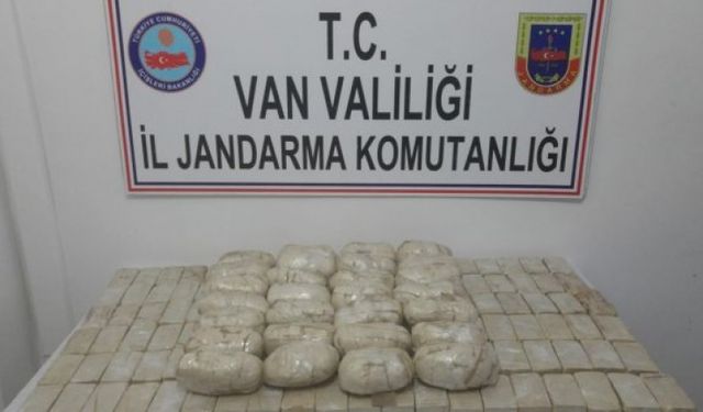 Van'nın Saray ilçesinde 39 ,ipek yolu ilçesinde ise 52 kilo  eroin ele geçirildi