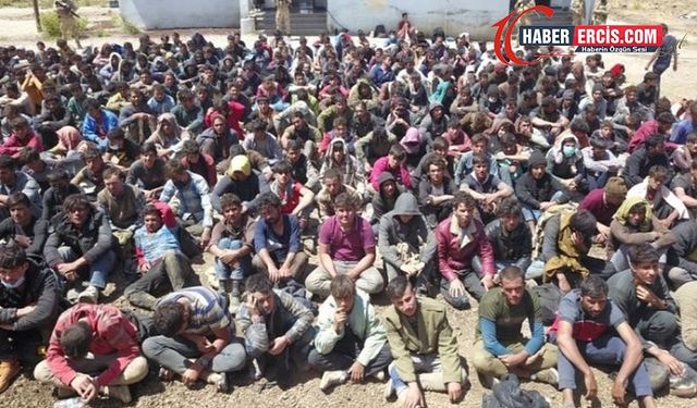 Van'da TIR’ın içinde yakalanan 300 mülteci sınır dışı edilecek