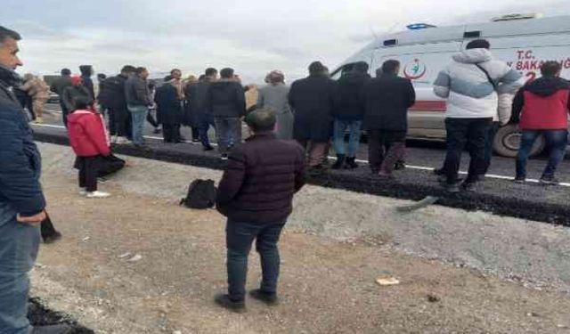 Çaldıran'da otomobilin çarptığı lise öğrencisi hayatını kaybetti
