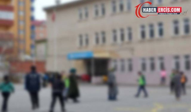Okulda kavga eden öğretmenler, birbirine bıçak çekti