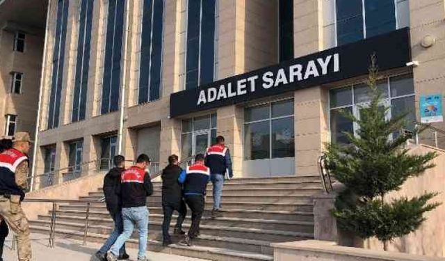 Van'da göçmenleri rehin alan 4 kişi tutuklandı