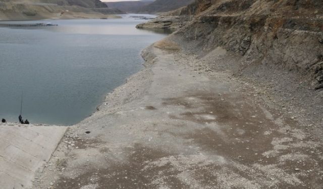 Van’da yağışlar barajları doldurmaya yetmedi