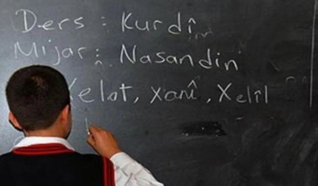 İlk kez 50 Kürtçe öğretmen atandı