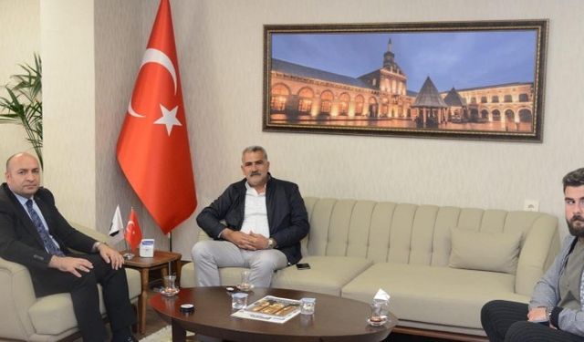 AKP’li başkan, oğlunu kayyım yönetimindeki belediyede işe soktu
