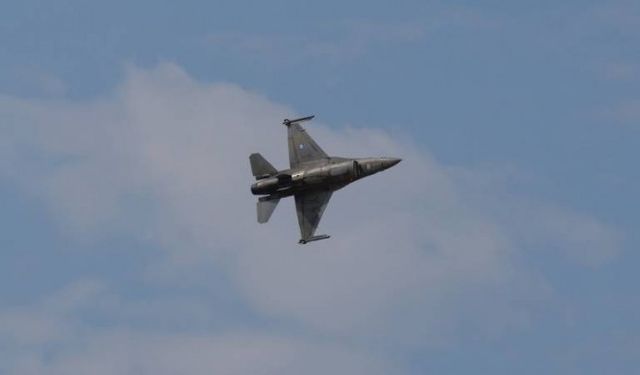 Yunanistan'a ait F-16 uçağı, Ege Denizi'ne düştü