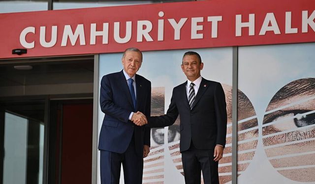 Erdoğan 18 yıl sonra CHP’de: İki liderin görüşmesi bir saat 25 dakika sürdü