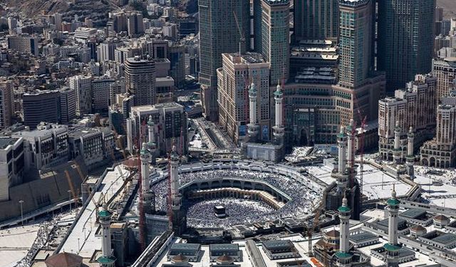 Hac sırasında ölenlerin sayısı 1000'i aştı, 800 kişi kayboldu