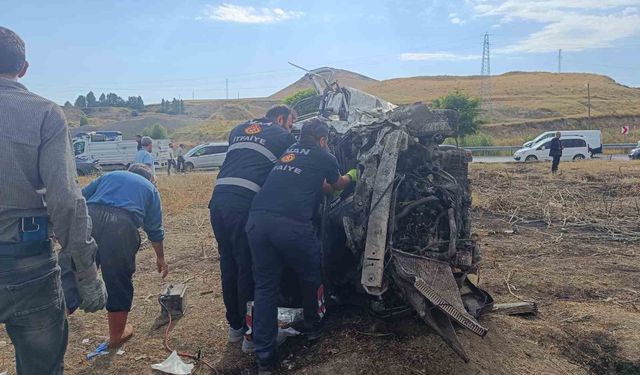 Van-Erciş karayolu üzerinde meydana gelen kazada 6 kişi yaralandı