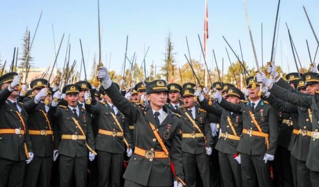 ‘Bir gerilim var, bu açık…. Sokak ‘o şey’ için mi hareketlendiriliyor?’