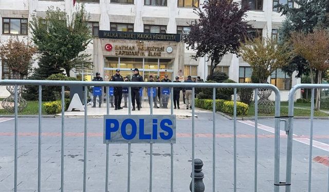 Mardin, Batman ve Halfeti belediyelerine kayyım atandı