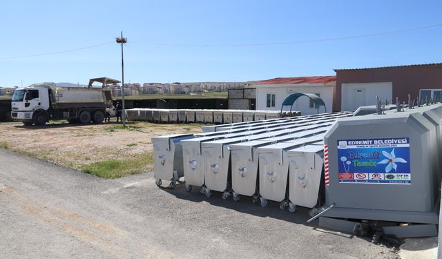 Edremit’te Temizlik Seferberliği: 600’ü Aşkın Yeni Çöp Konteyneri Dağıtılıyor