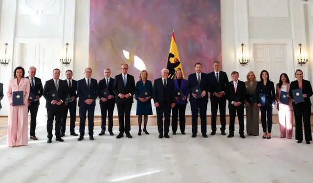 Almanya’da yeni hükümet görevine başladı
