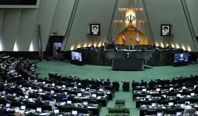 İran, rejim karşıtı faaliyetleri ölümle cezalandıracak yeni yasayı onayladı