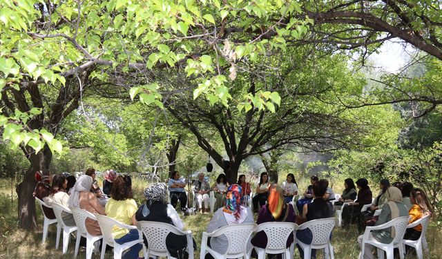 Van Büyükşehir Belediyesi Kadın Meclisi Temmuz Toplantısını Edremit’te Yaptı