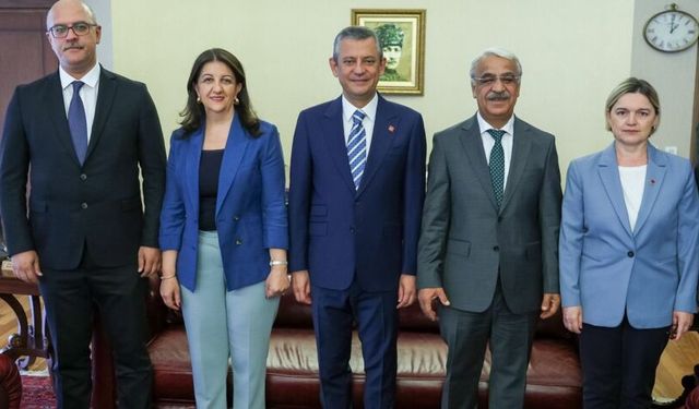 DEM Parti ve CHP’den Ortak Mücadele Mesajı: “Kayyım ve Tutuklamalara Karşı Ortak Duruş”
