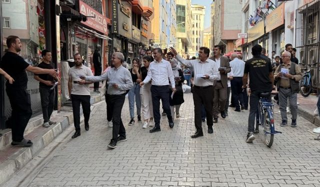 Van’da “Tecrit Değil, Özgürlük Kazanacak” mitingi öncesi hazırlıklar sürüyor