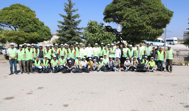 Edremit Belediyesi’nden Erenkent Mahallesi’nde temizlik seferberliği