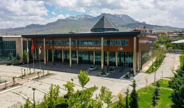 Van'da kayyım 7 ayda 2 milyar TL'yi bulan 100 taşınmazı satışa çıkardı