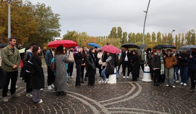 Öğrencilerden Rojin Kabaiş eylemi: Bu intihar değil cinayettir